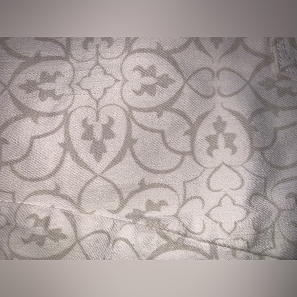 White House Black Market White and Light Taupe Patterned Jeans (6) - Picture 4 of 5
